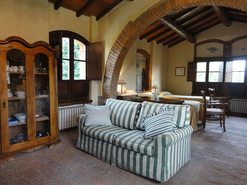 Borgo Corsignano Pension Poppi Buitenkant foto