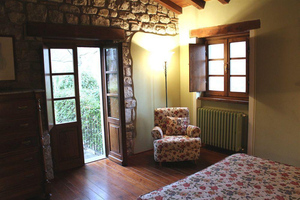Borgo Corsignano Pension Poppi Buitenkant foto